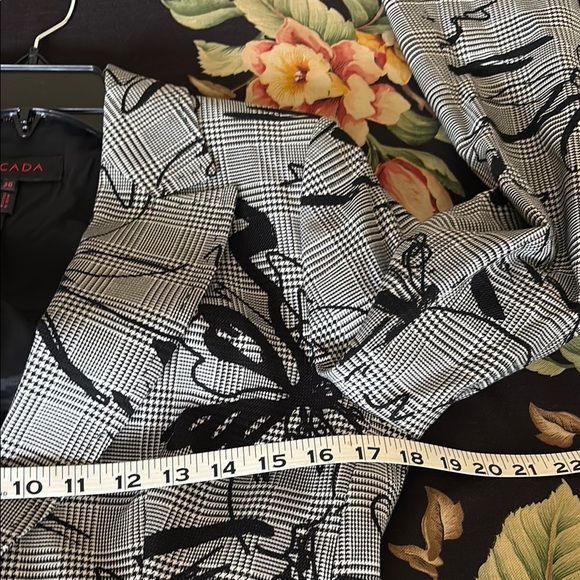 Escada Black & Gray Floral Blazer with 2 Button Front - Picture 16 of 16